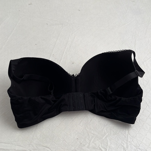 Victoria’s Secret Body by Victoria lined perfect coverage black bra - Picture 2 of 3